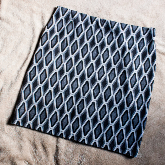 Worthington Dresses & Skirts - 2/$20 Worthington Skirt knit Diamond Gray